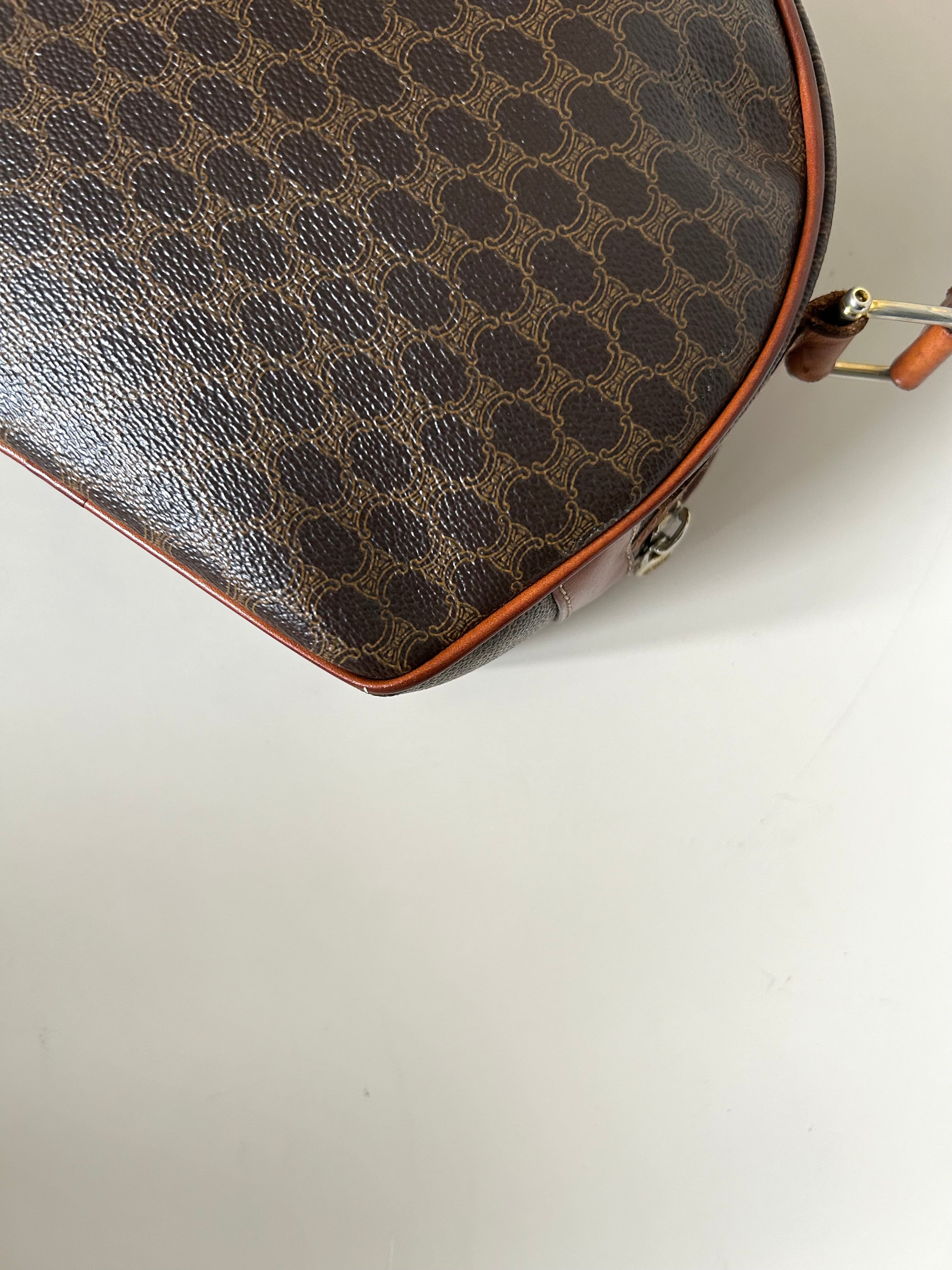 CELINE rare coffee-colored old flower small shell box bag/side backpack/oblique backpack