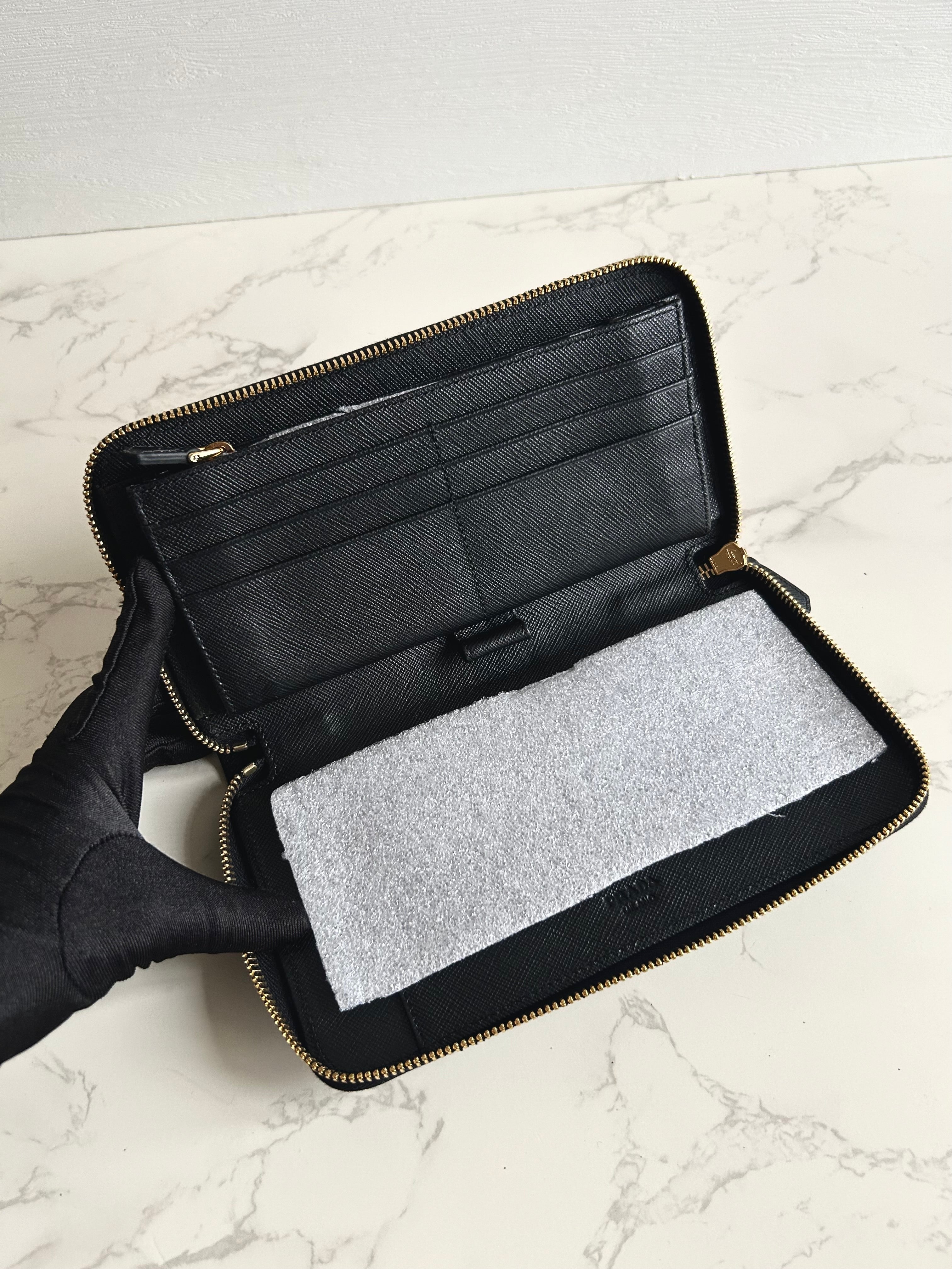 PRADA black gold triangle cowhide leather zipper long wallet/wallet/purse