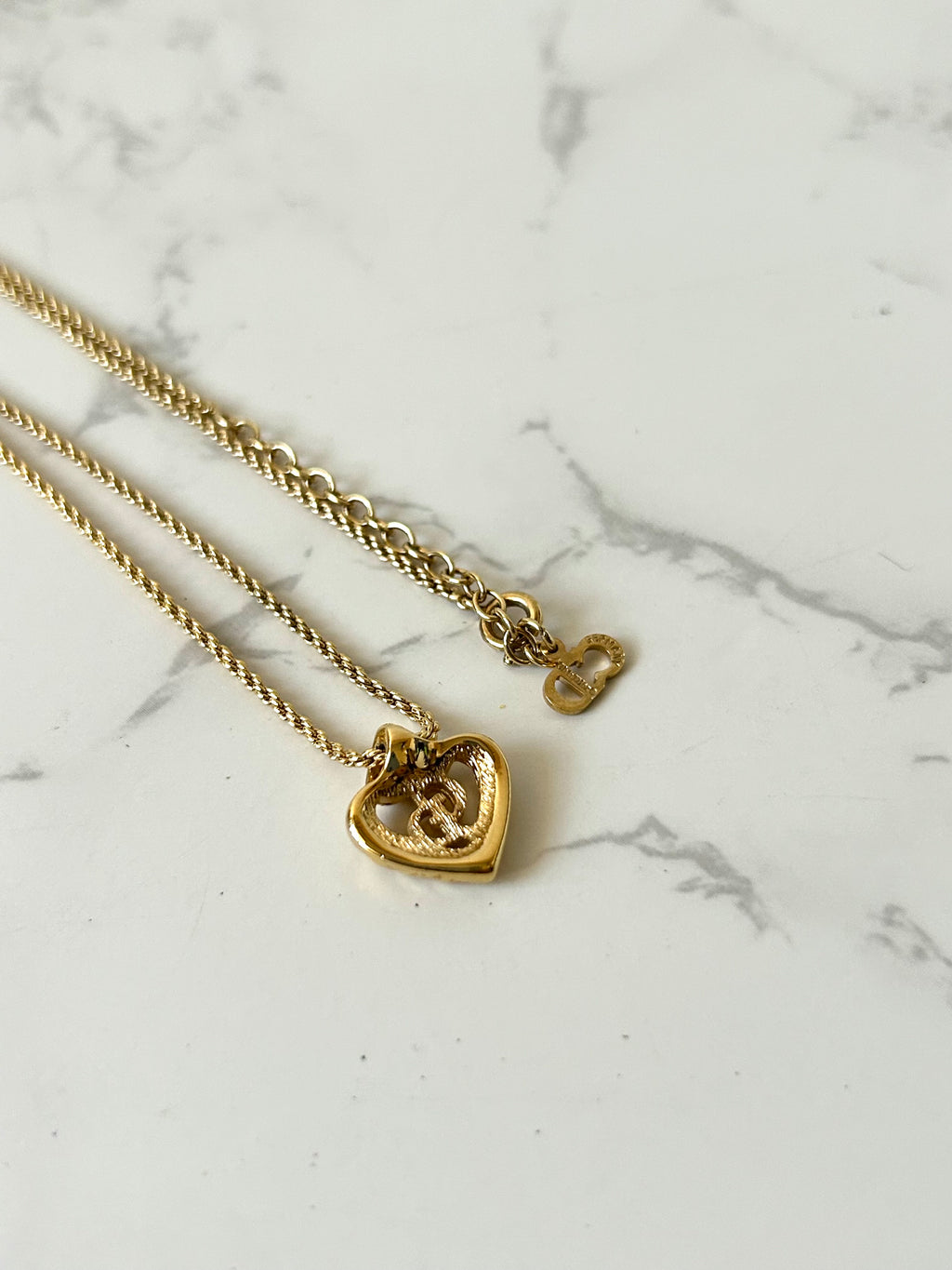 CHRISTIAN DIOR Comes in original box - Gold spiral heart necklace + earrings jewelry set