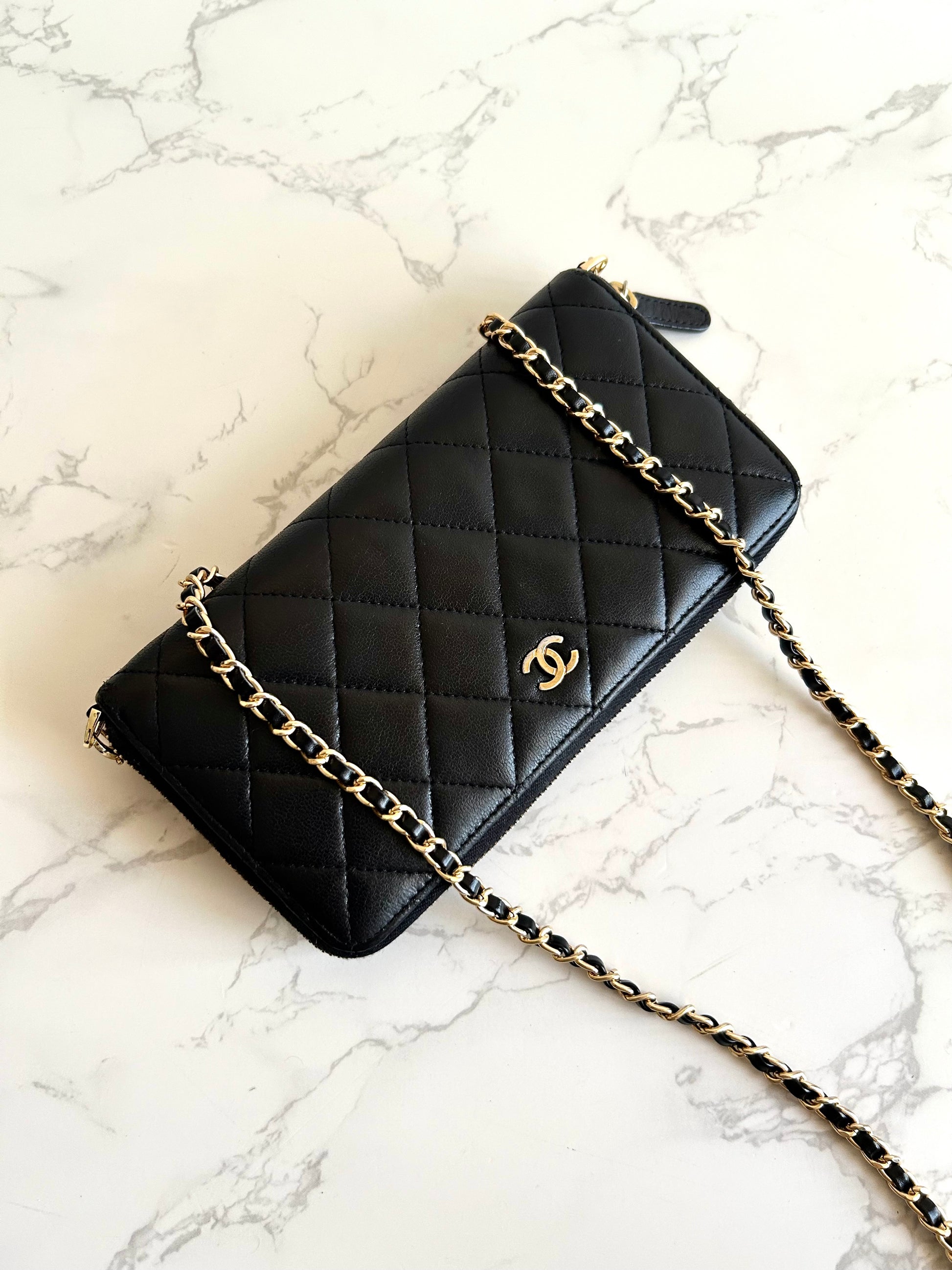 CHANEL Black Gold Buckle Lambskin WOC Side Bag/Messenger Bag/Long Wallet