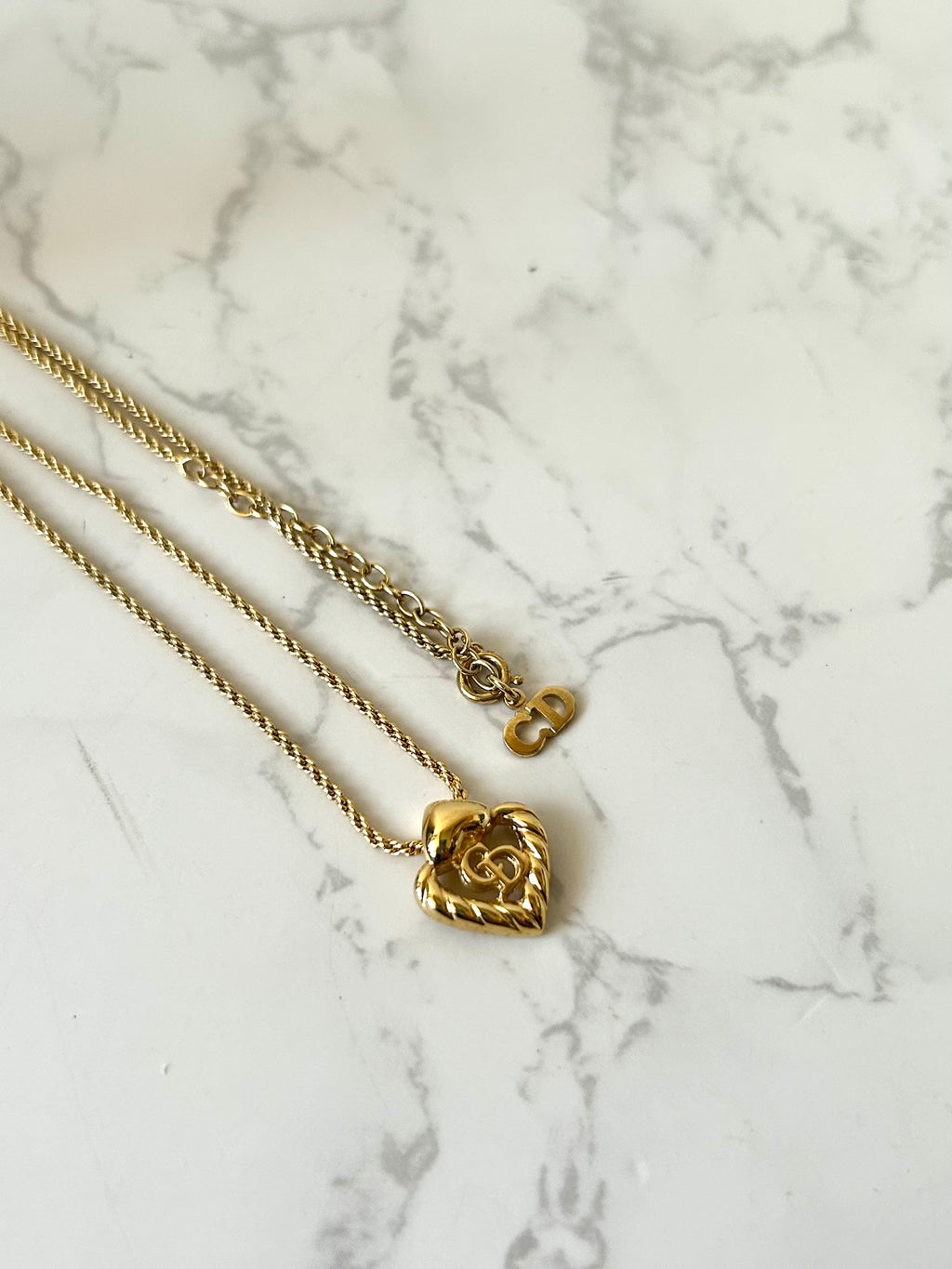 CHRISTIAN DIOR Comes in original box - Gold spiral heart necklace + earrings jewelry set