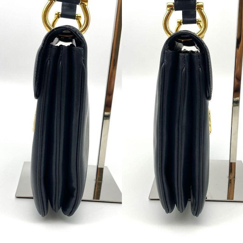 CELINE rare gold carriage black leather side bag / crossbody bag / handbag - Japanese second-hand Vintage