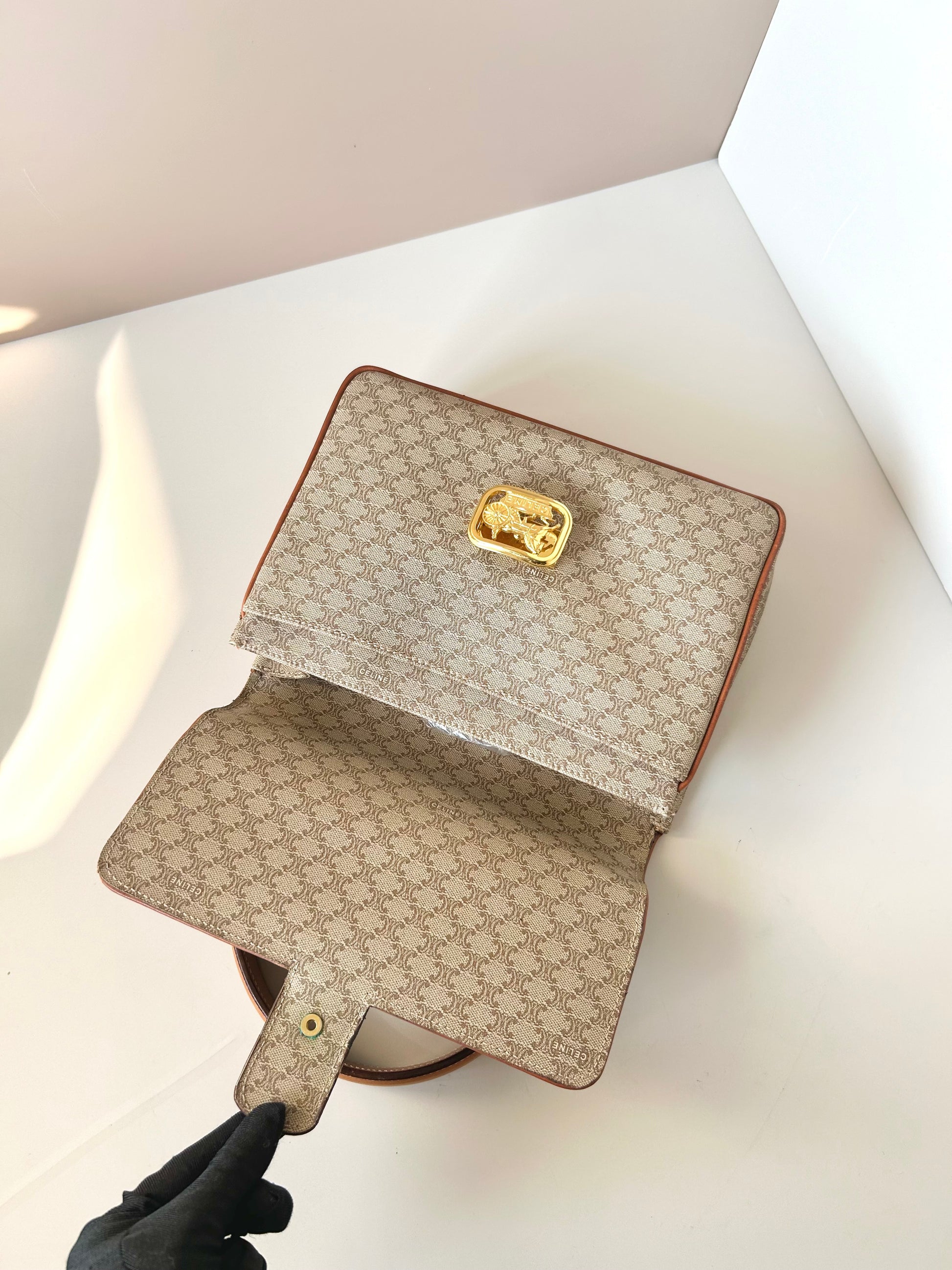 CELINE rare gold carriage old flower leather Kelly side bag / crossbody bag / handbag