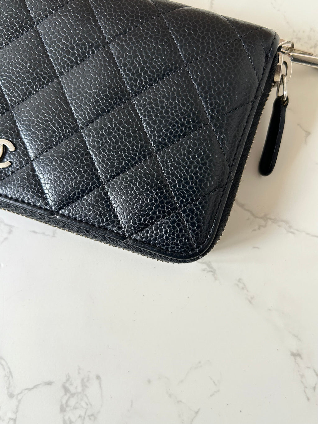 CHANEL black silver buckle caviar leather zipper side bag/crossbody bag/long clip/wallet