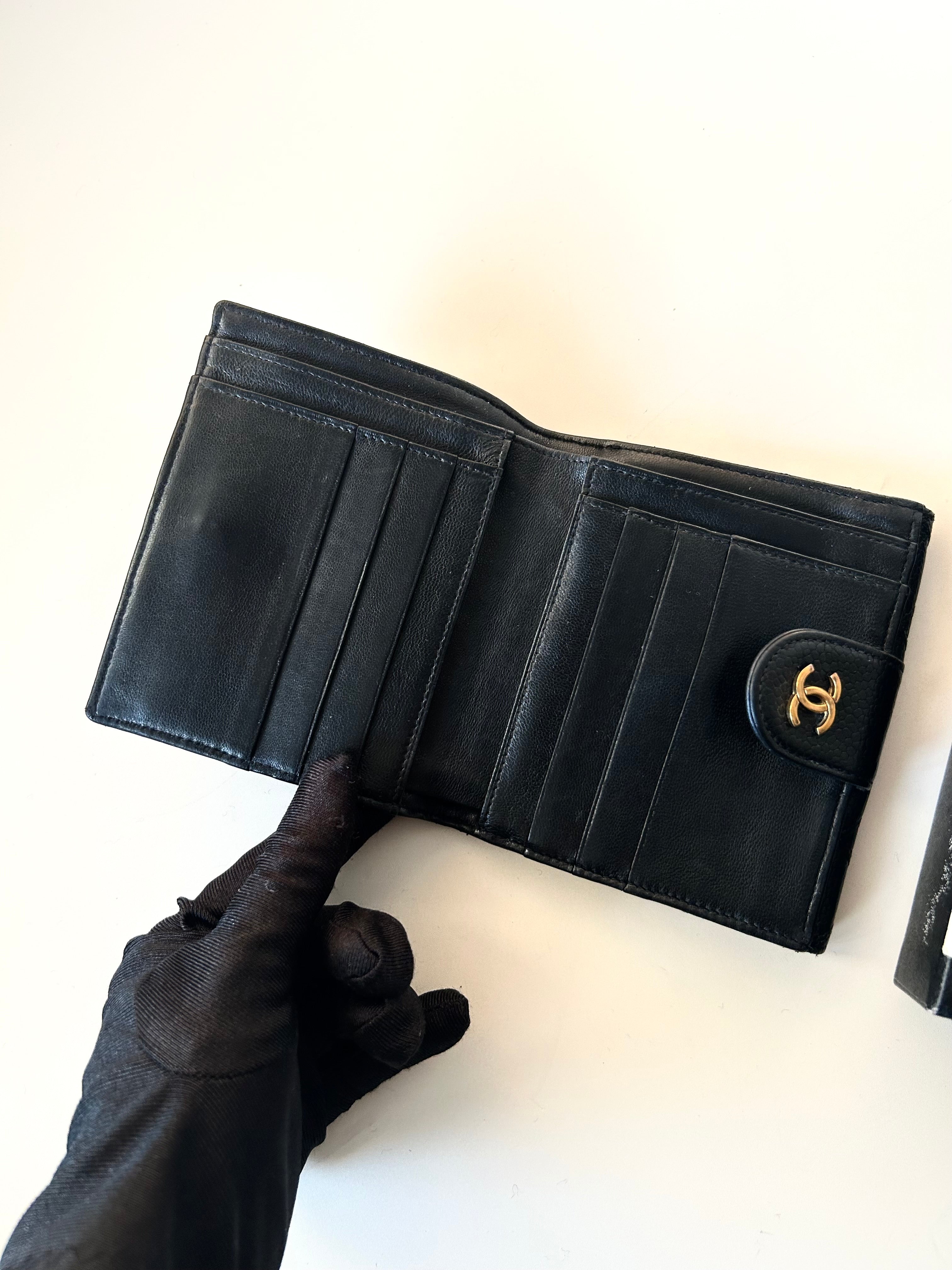 CHANEL rare double-sided gold buckle black caviar cowhide leather short wallet / small wallet / wallet