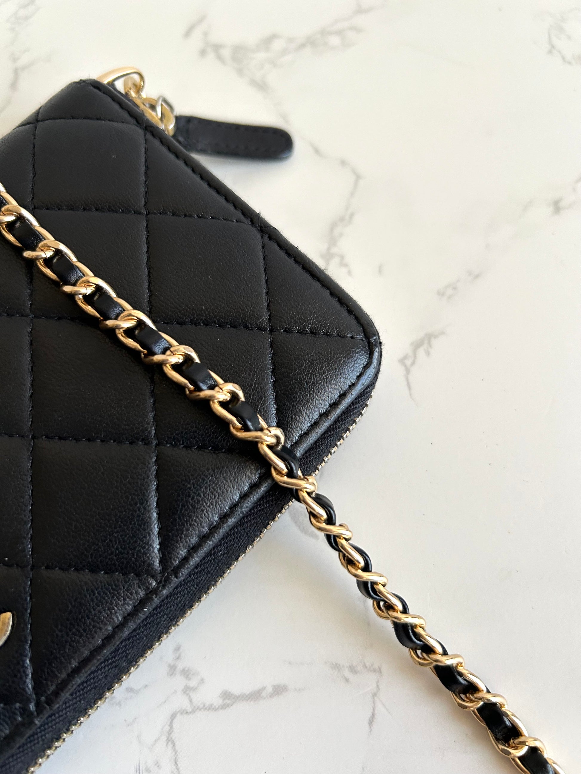 CHANEL Black Gold Buckle Lambskin WOC Side Bag/Messenger Bag/Long Wallet