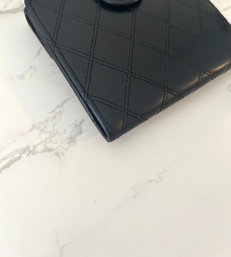 CHANEL 稀有雙面黑色小羊皮革金標短夾/錢包