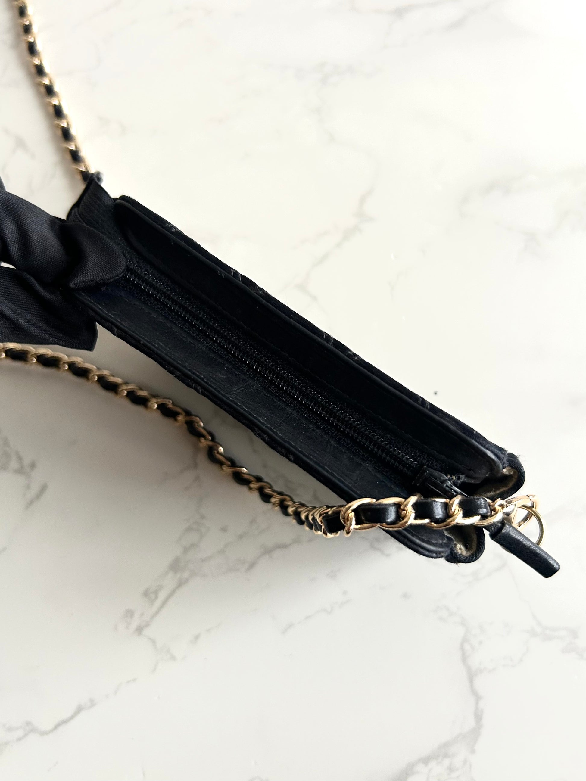 稀有Chanel 黑金色水鑽絲絹包/側背包/斜背包