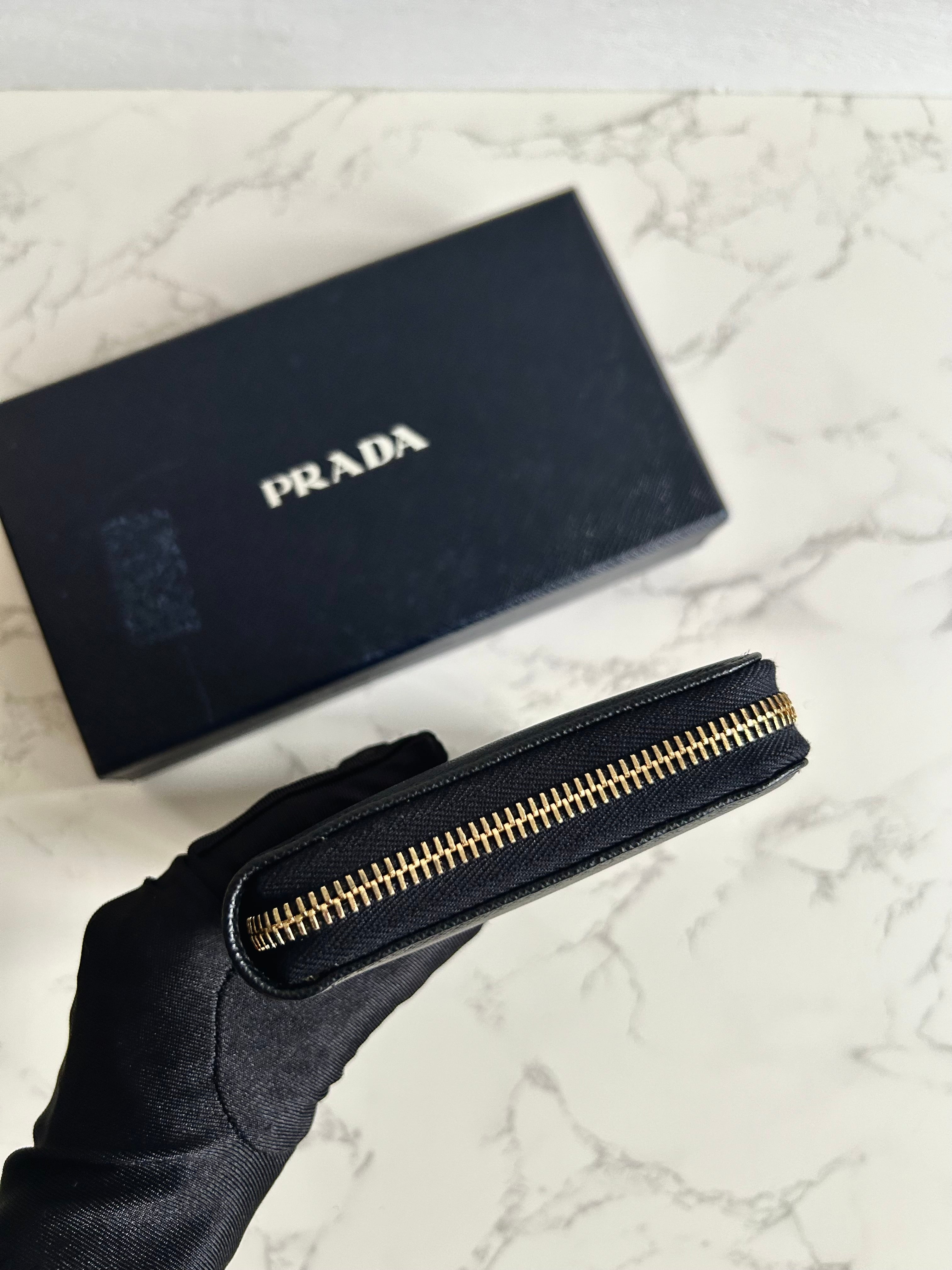 PRADA black gold triangle cowhide leather zipper long wallet/wallet/purse