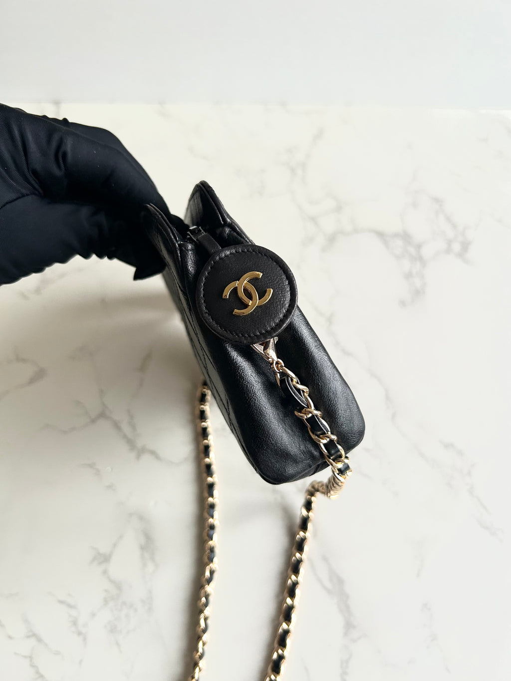 Chanel 黑色小羊皮革Matelassé斜背包/單肩包/側背包