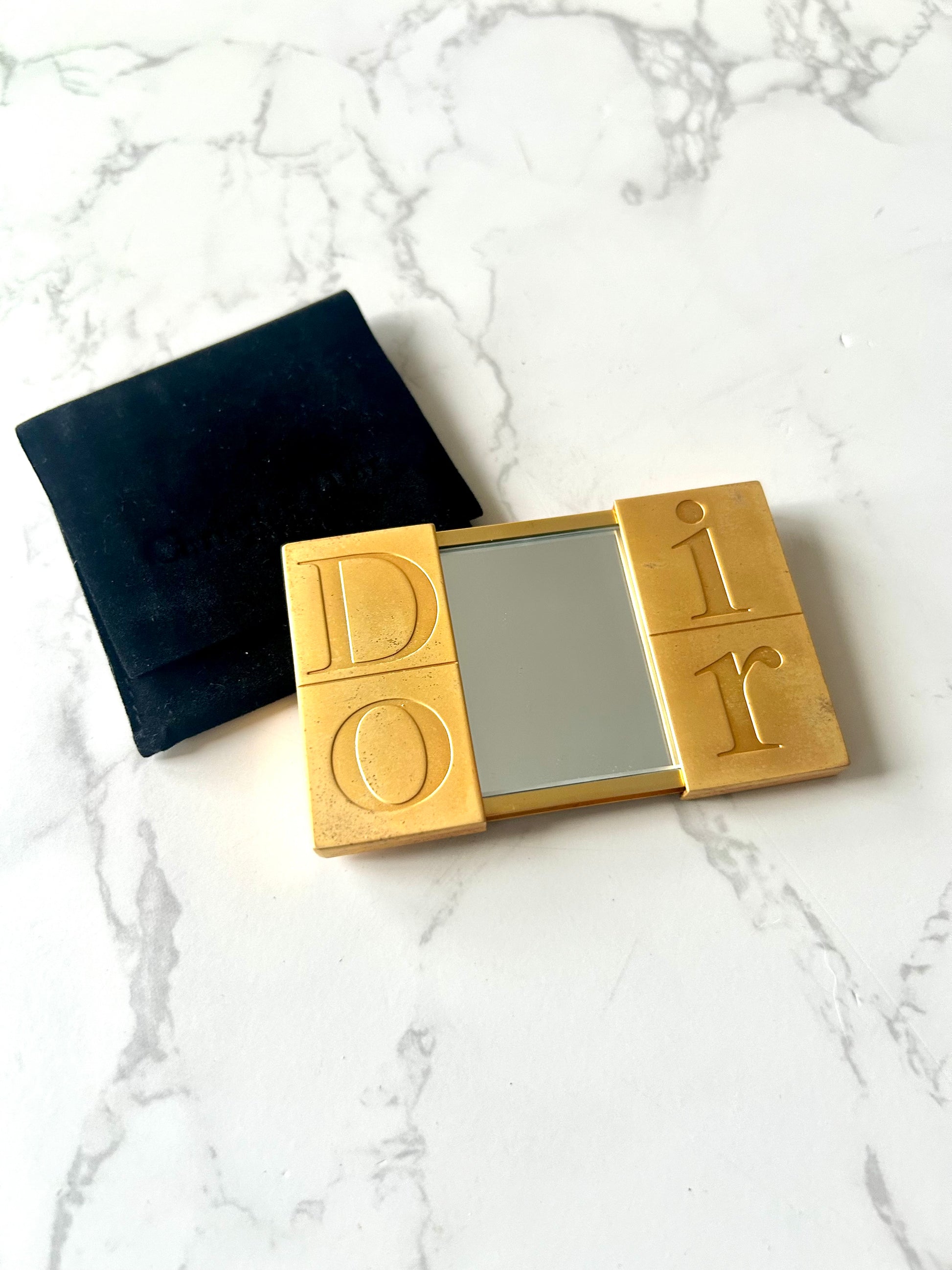 DIOR / FENDI中古方型絲巾（約46x46cm)或配件（隨機款式）· 新春禮品