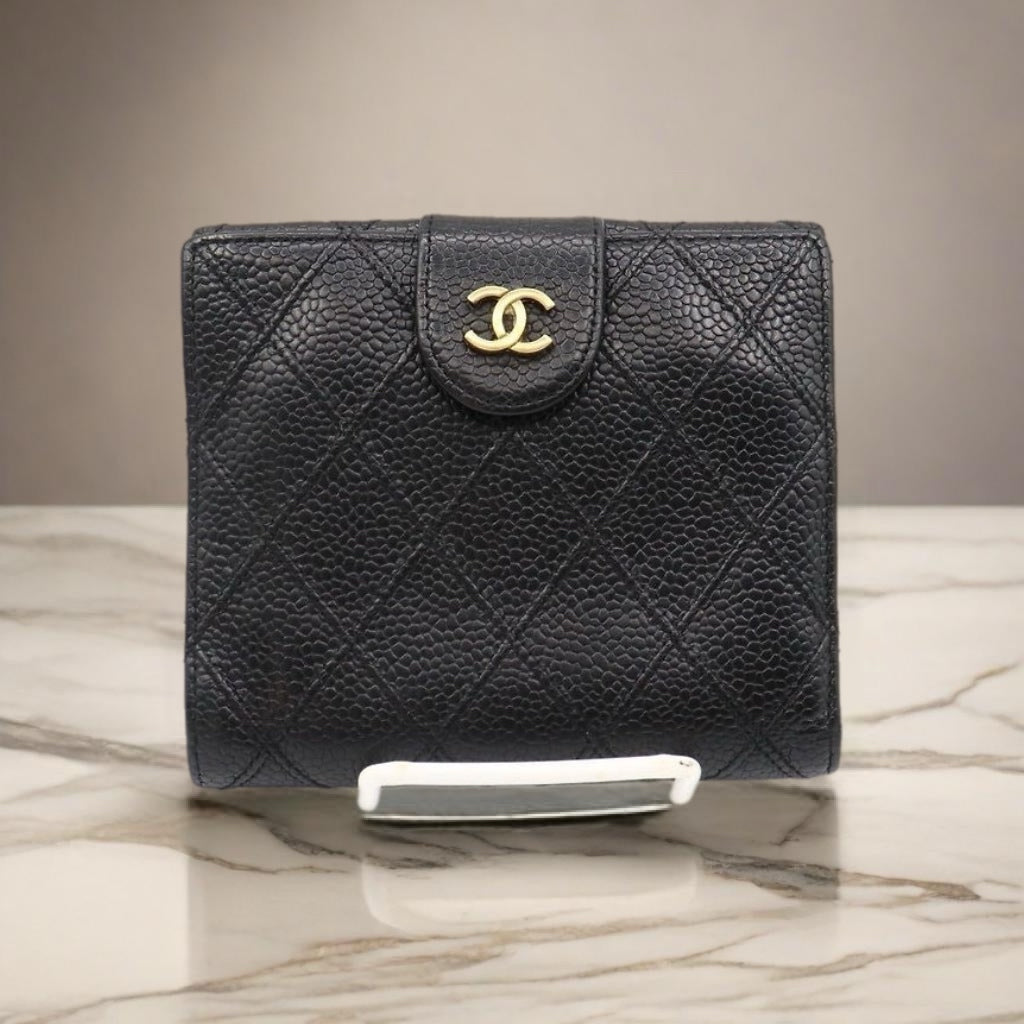 CHANEL 稀有雙面金扣黑色魚子醬牛皮皮革短夾/小錢包/銀包
