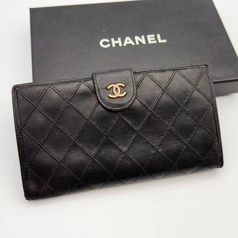 CHANEL 黑色經典小羊皮革長夾/口金錢包