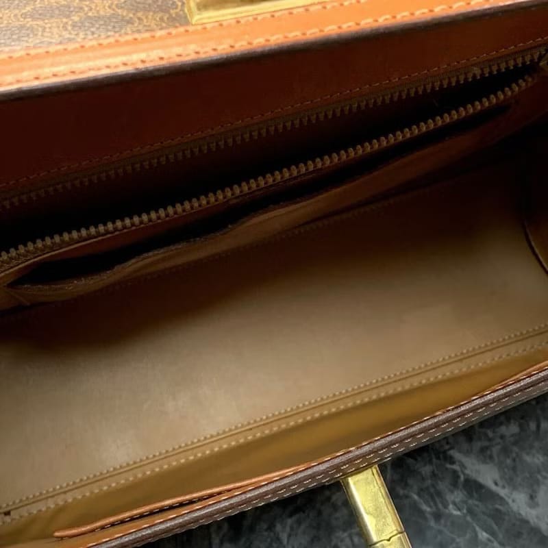 Celine coffee-colored old flower leather Kelly bag/side bag/oblique bag
