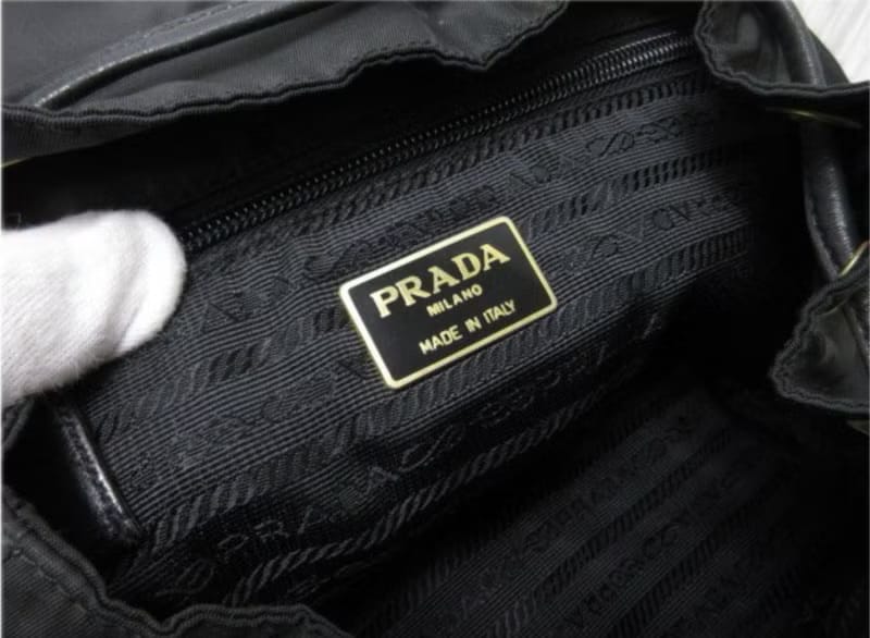 稀有日本中古二手Prada黑色金鍊子後背包/ 背囊