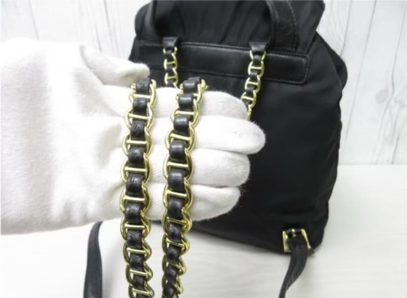 稀有日本中古二手Prada黑色金鍊子後背包/ 背囊