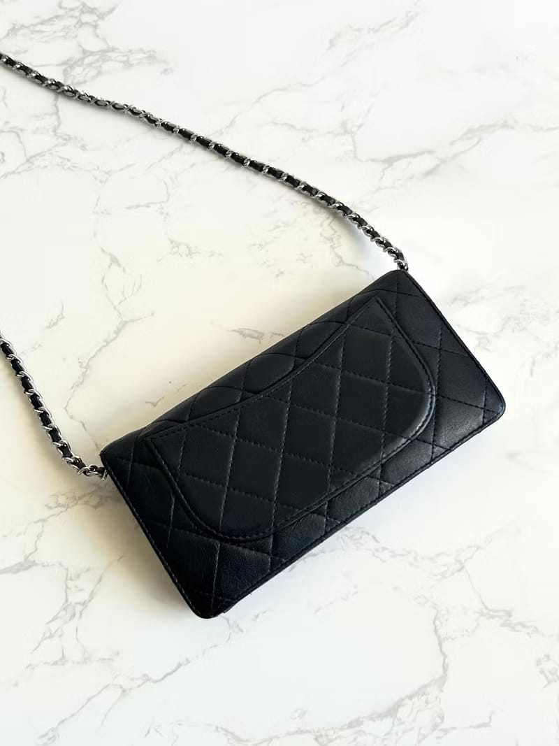 Second-hand Chanel black lambskin long wallet/WOC/ crossbody bag/side bag
