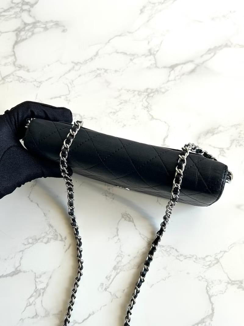Second-hand Chanel black lambskin long wallet/WOC/ crossbody bag/side bag