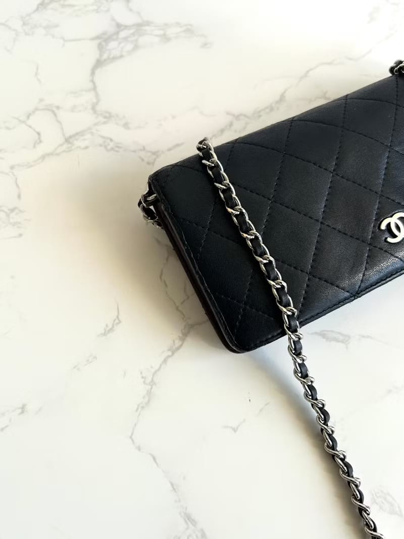 Second-hand Chanel black lambskin long wallet/WOC/ crossbody bag/side bag