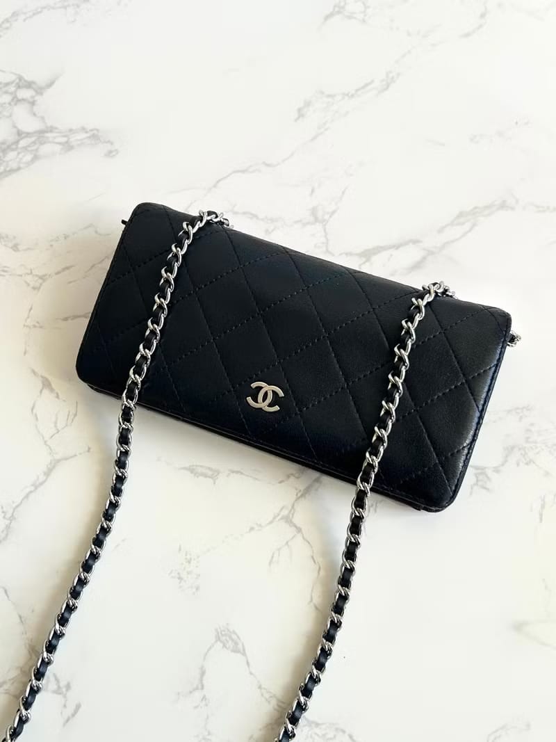Second-hand Chanel black lambskin long wallet/WOC/ crossbody bag/side bag
