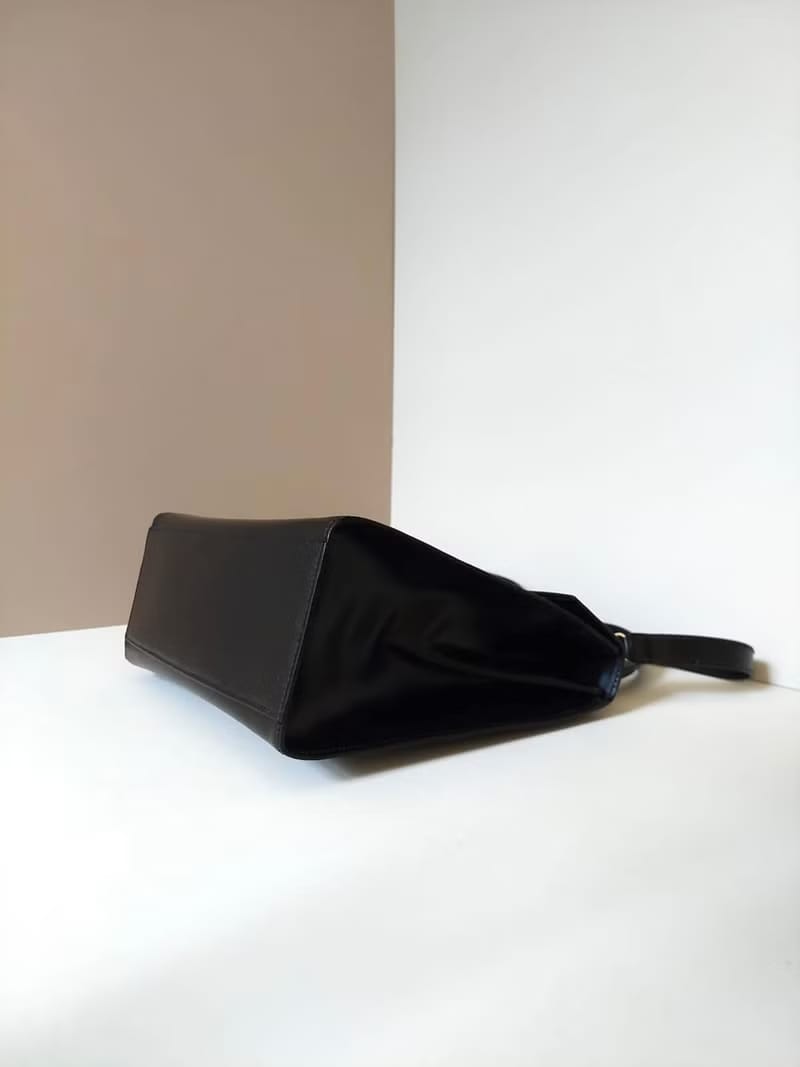 Rare second-hand Celine black gold ring Kelly leather messenger bag/side bag/handbag