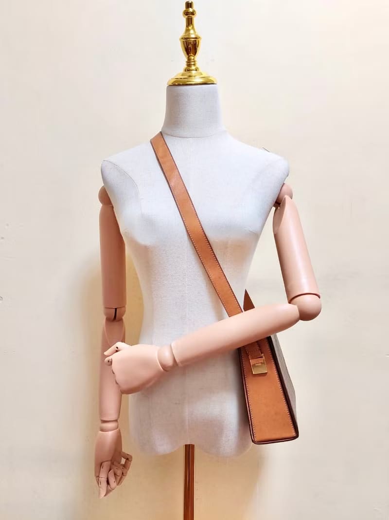 稀有中古二手Celine咖啡色老花金扣小豆腐盒子皮革腋下側背包