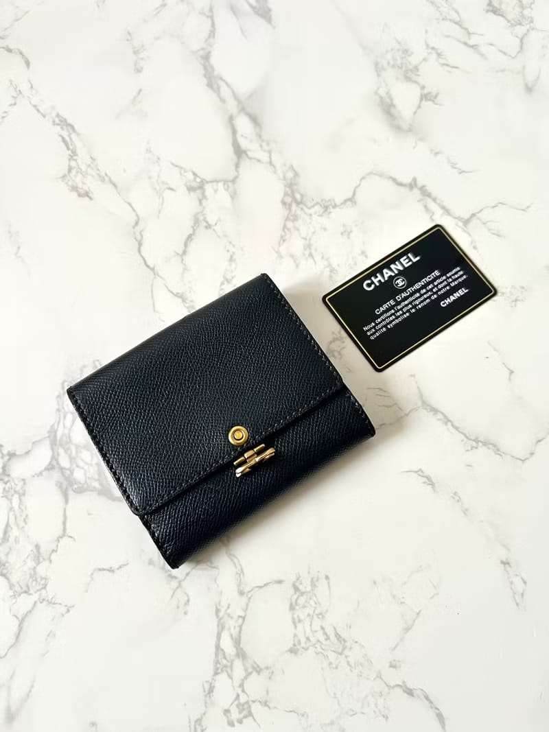 Rare second-hand Chanel black leather gold buckle short wallet/wallet/small purse/clutch