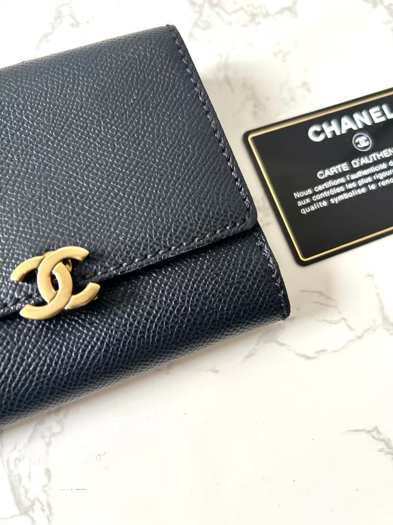 Rare second-hand Chanel black leather gold buckle short wallet/wallet/small purse/clutch