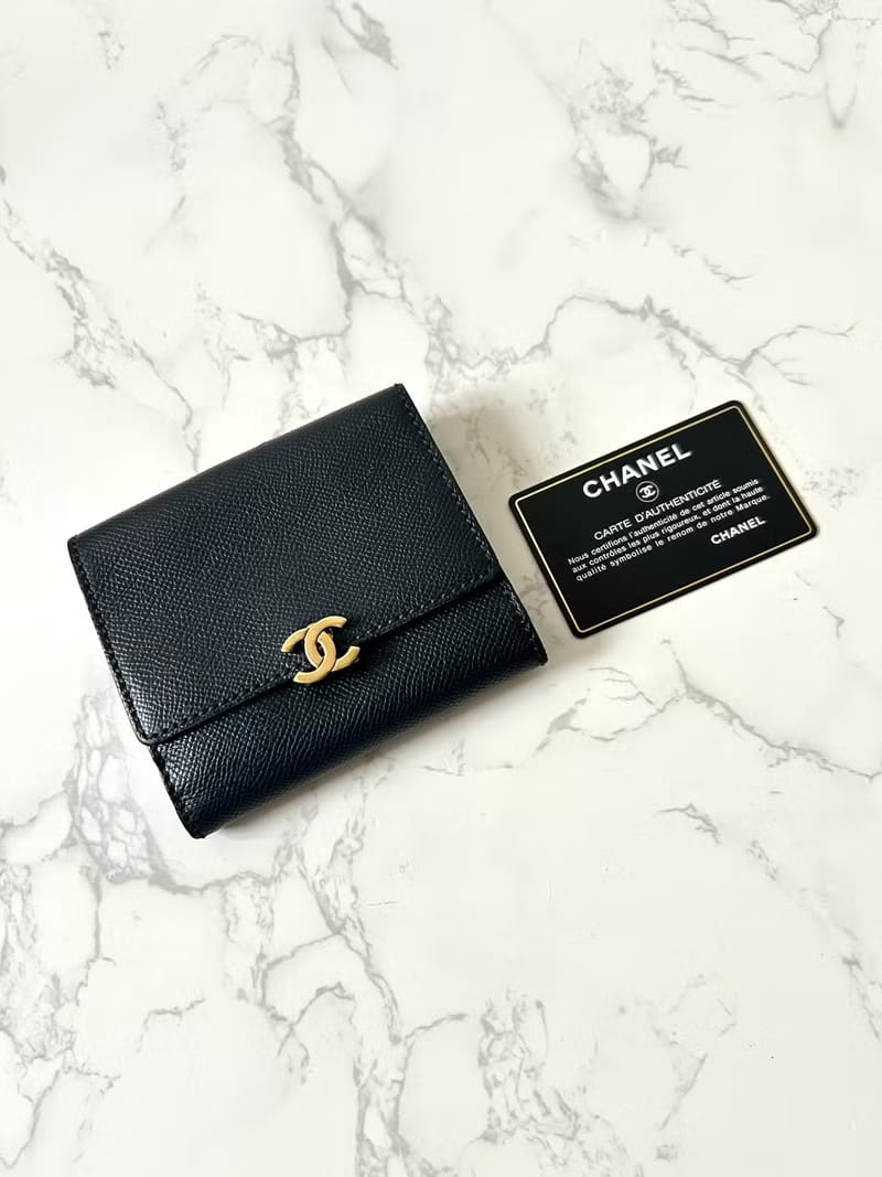 Rare second-hand Chanel black leather gold buckle short wallet/wallet/small purse/clutch