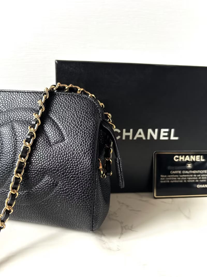 Chanel黑色魚子醬皮革側背包/斜背包
