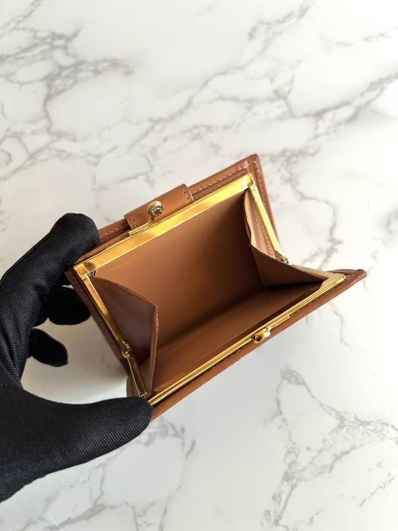 Second-hand Celine coffee-colored old flower leather clasp gold short wallet card holder