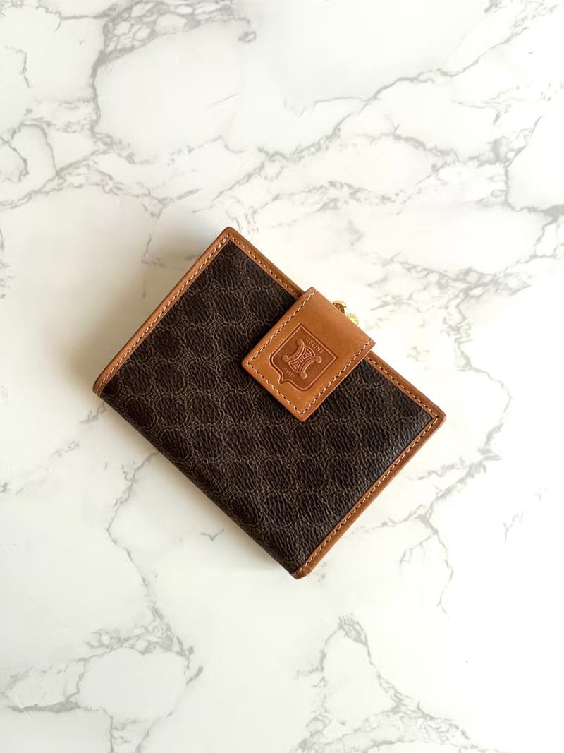 Second-hand Celine coffee-colored old flower leather clasp gold short wallet card holder