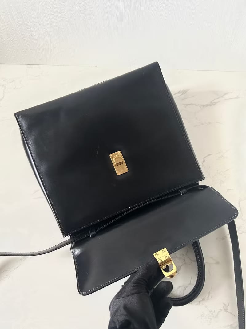 Rare second-hand Loewe black gold buckle Kelly shoulder bag/crossbody bag/shoulder bag