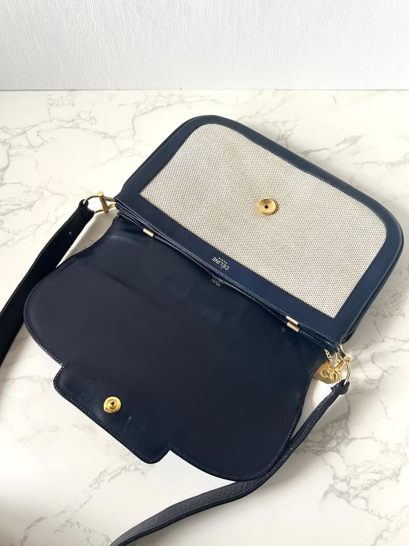 Second-hand Celine navy blue and white carriage with gold buckle leather shoulder bag/crossbody bag