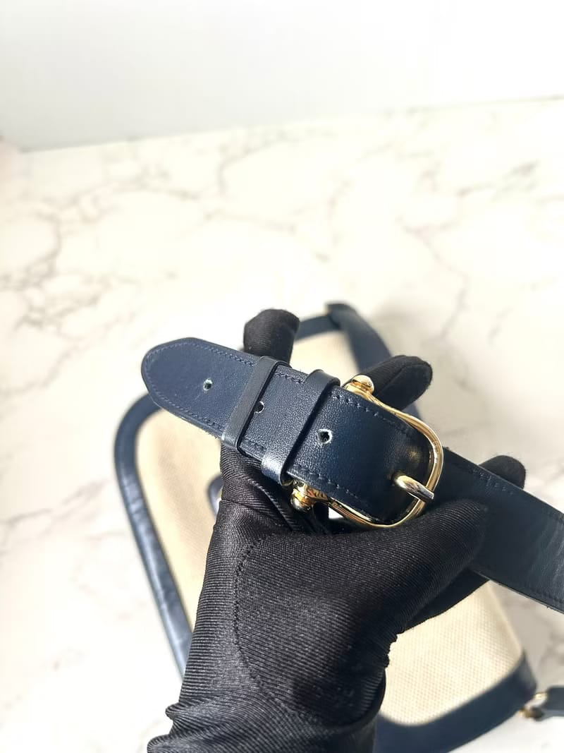 Second-hand Celine navy blue and white carriage with gold buckle leather shoulder bag/crossbody bag