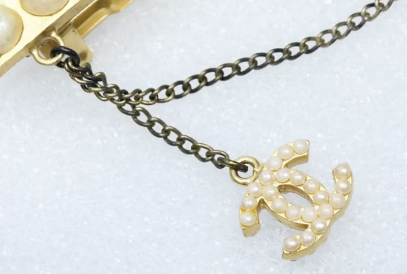 Rare second-hand Chanel gold pearl logo pendant hairpin hair accessories brooch heart pin jewelry gift