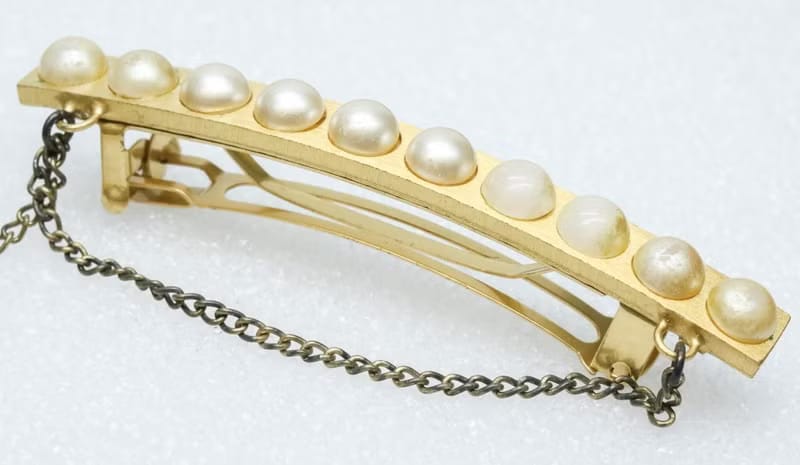 Rare second-hand Chanel gold pearl logo pendant hairpin hair accessories brooch heart pin jewelry gift