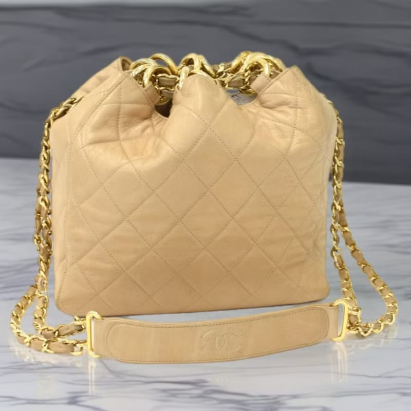 Chanel Vintage Beige Matelassé Bucket Bag/Shoulder Bag/Crossbody Bag