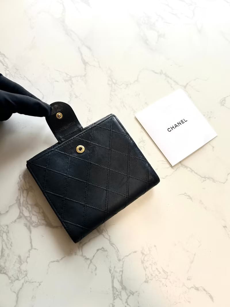 Chanel雙面小羊皮革黑色短夾/小銀包零錢手袋
