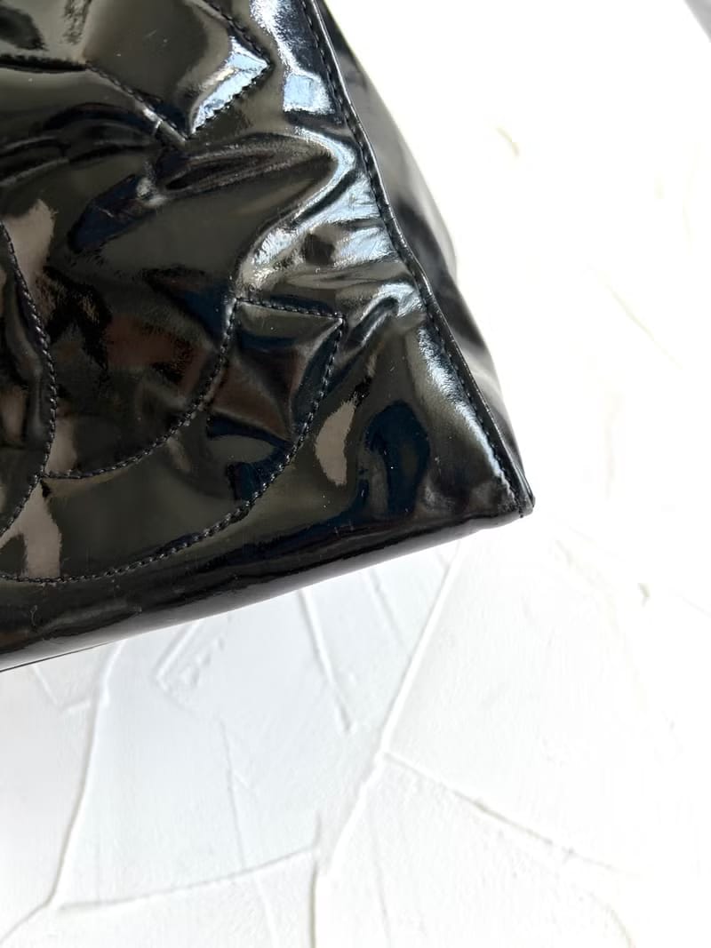 Pre-owned Chanel Black and Gold Patent Leather Chain Bucket Bag/Shoulder Bag/Crossbody Bag