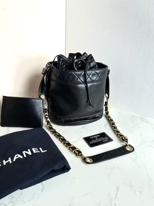 Chanel antique black bucket bag/side bag/oblique bag/shoulder bag
