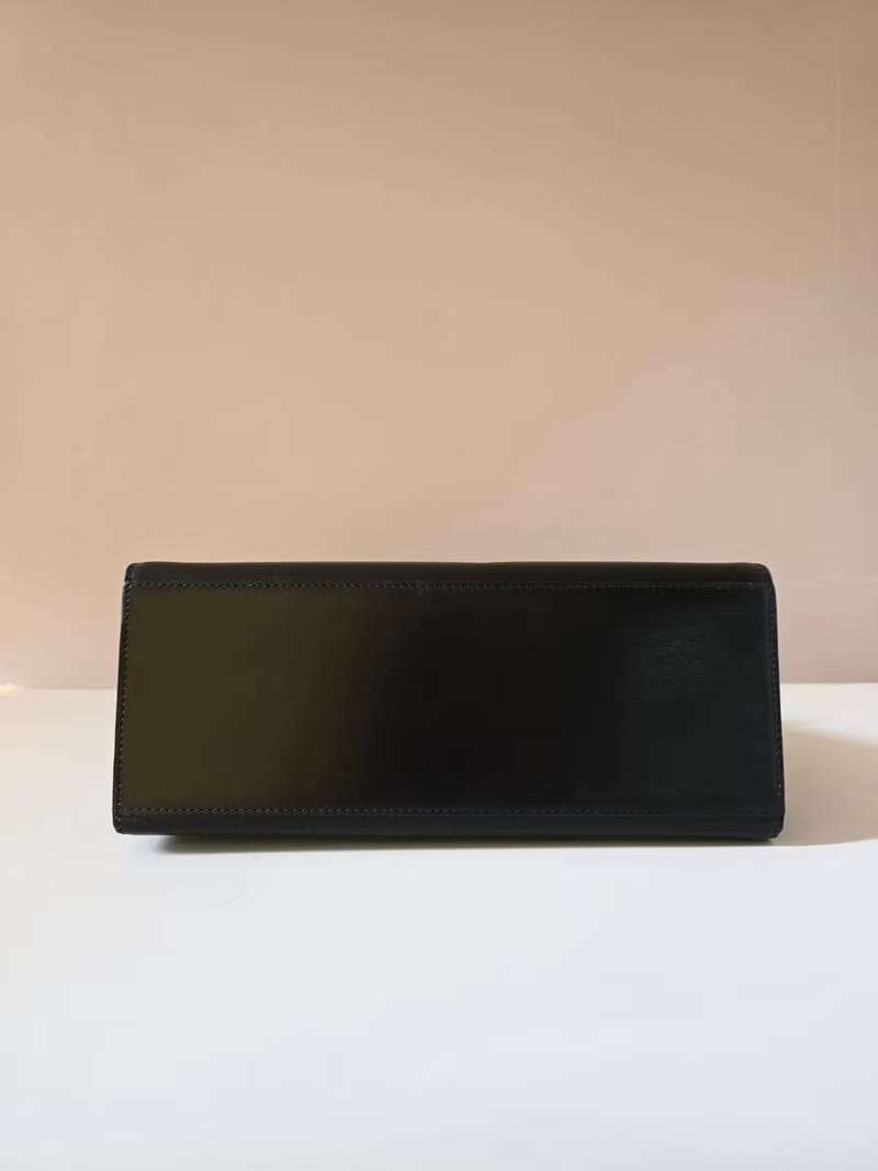 Celine black Kelly chain bag/crossbody bag/side backpack shoulder bag