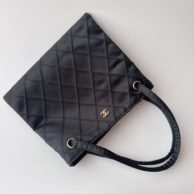 Chanel黑色格紋水鑽托特包