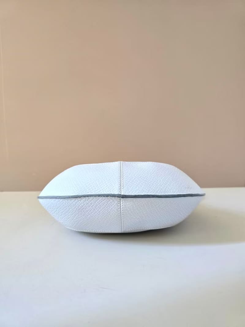 Loewe淺藍半月復古Hobo腋下包/側背包/單肩包