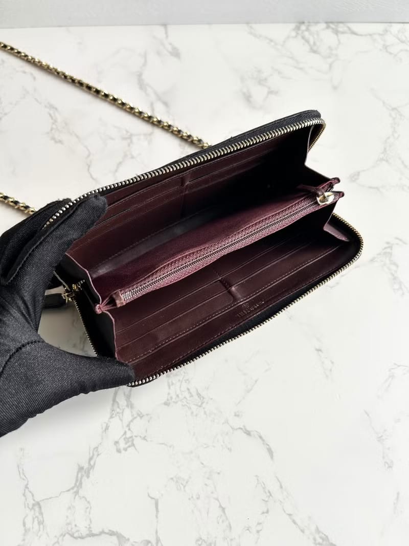 Chanel black WOC leather side bag/oblique bag/long clip