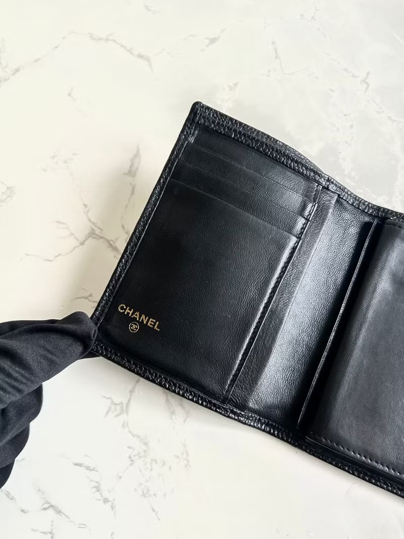 Chanel黑色魚子醬皮革中夾/皮夾/錢包/短夾