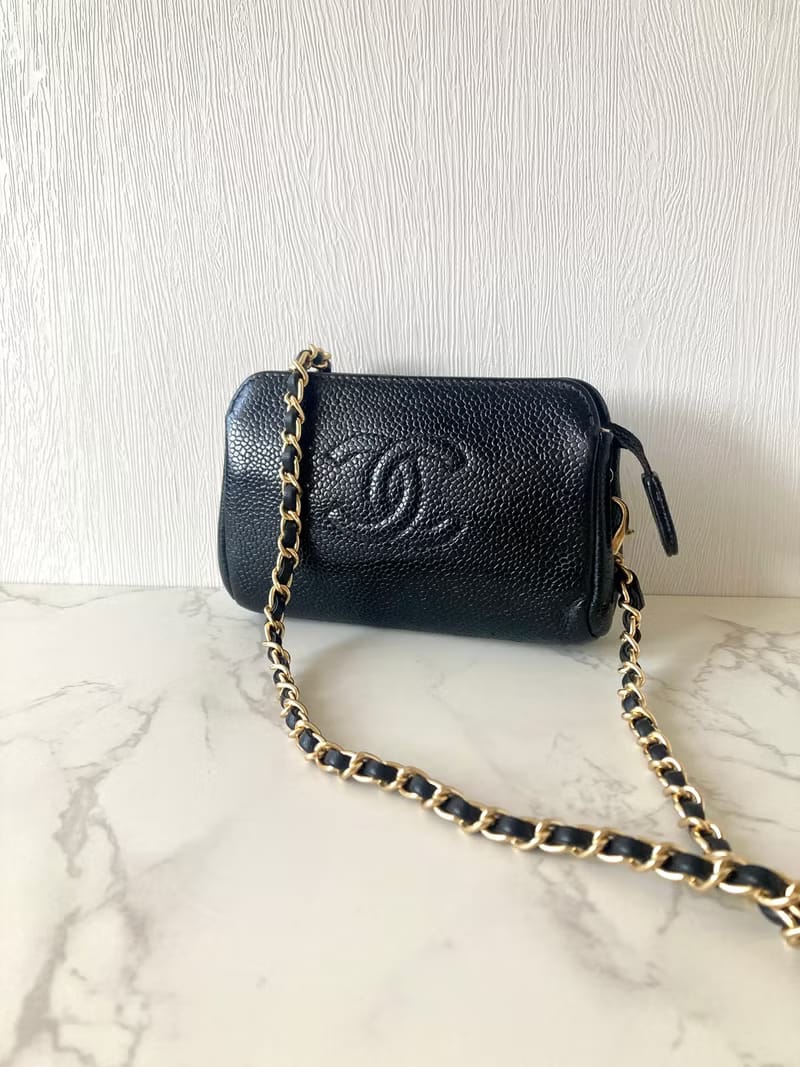 Chanel黑色魚子醬皮革斜背包/單肩包/側背包