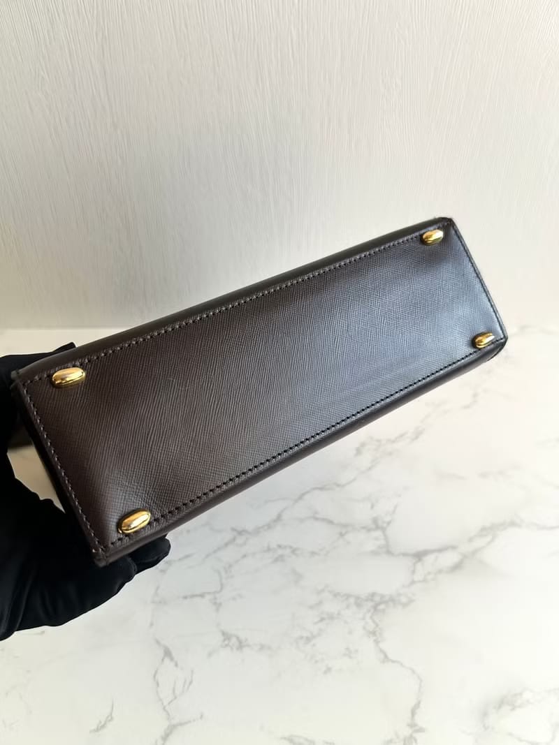 Celine咖啡色旋轉扣盒子包/斜背包/單肩包/側背包