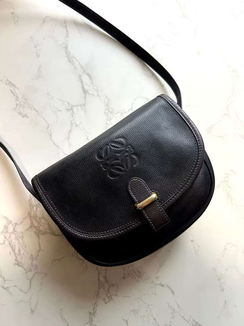 Loewe黑金色Anagram馬鞍側背包 斜背包