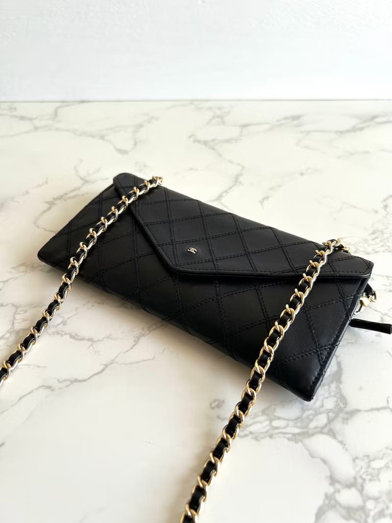 Chanel 黑色信封斜背包/單肩包/側背包